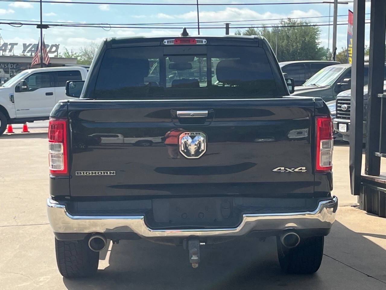 View vehicle photo 7