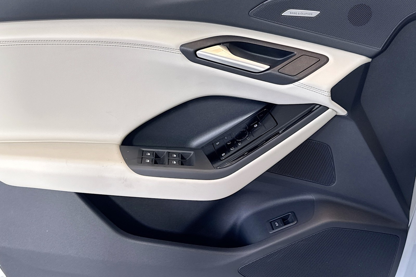 New 2025 Glacier White Metallic Audi Premium Plus quattro image 15