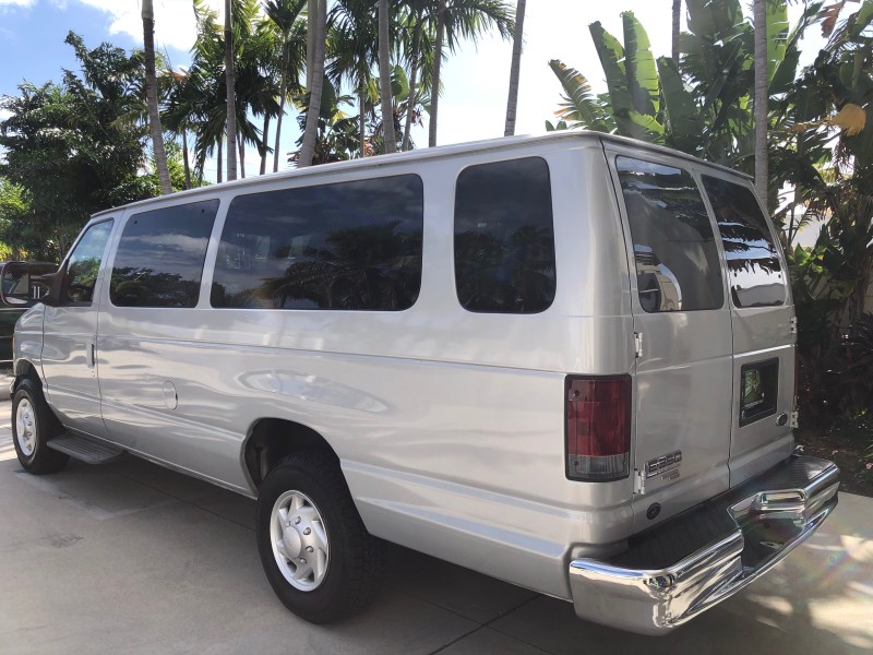 2006 Ford Econoline Wagon 15 PASS XLT LOW MILES 37,845 in , 