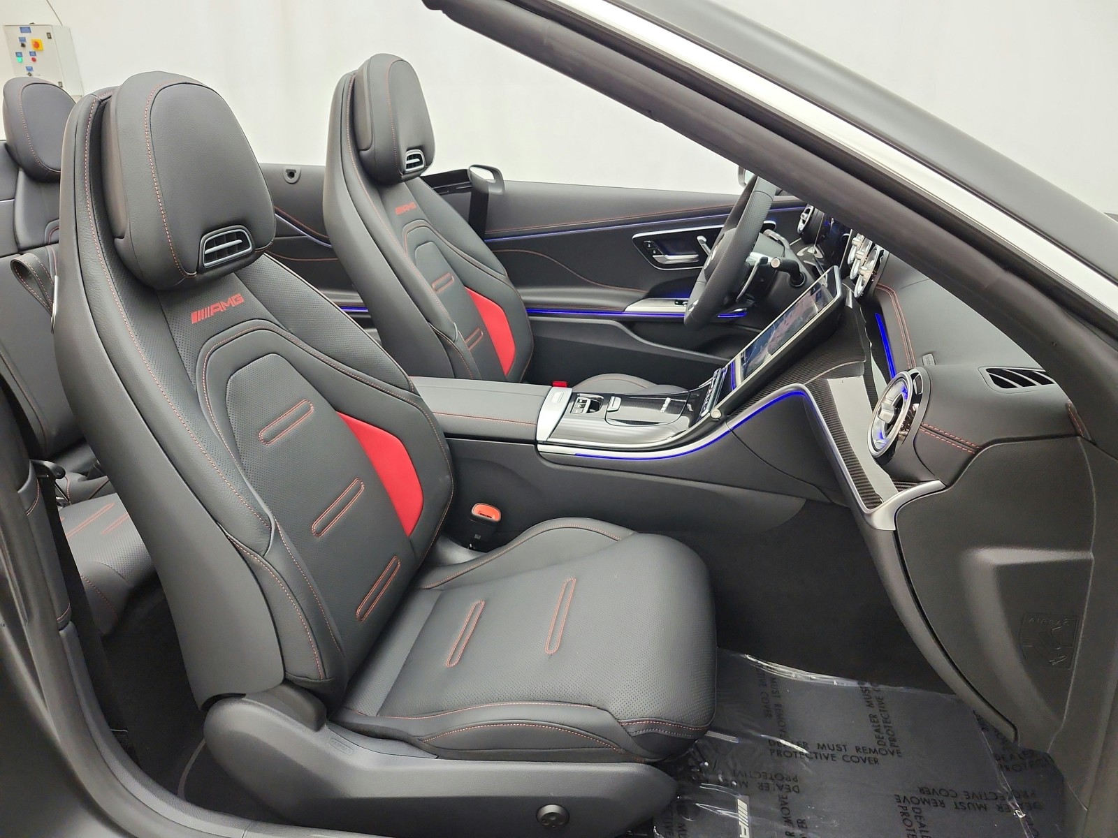 New 2027 MANUFAKTUR Graphite Grey Magno Mercedes-Benz AMG® CLE 53 4MATIC+ Cabriolet image 13