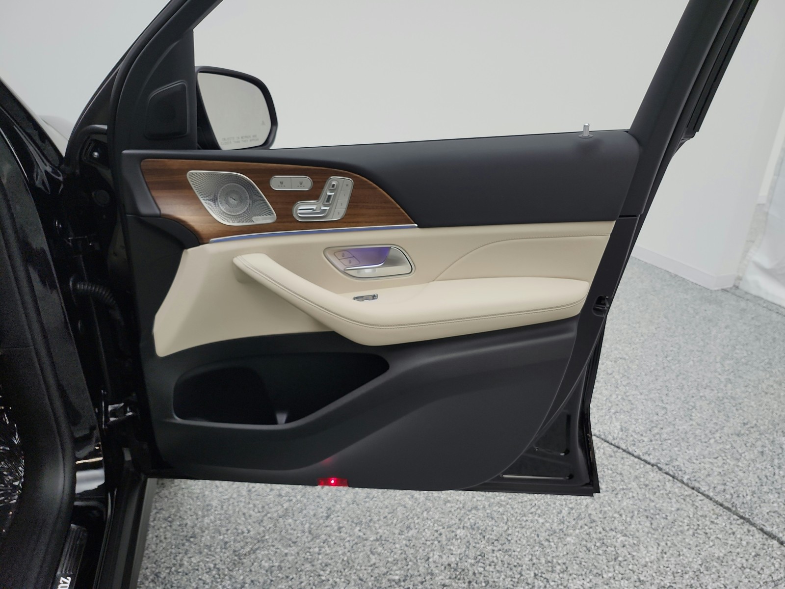 Certified Used 2025 Black Mercedes-Benz GLS 450 4MATIC® SUV image 26