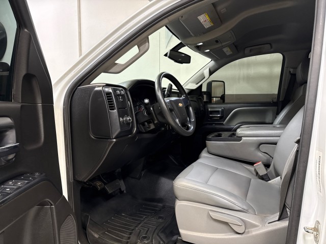 2020 Chevrolet Silverado MD 5500 Duramax RWD Utility/ Service Bed in , 