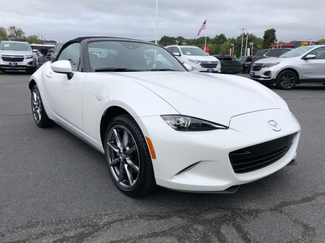 2023 Mazda MX-5 Miata Grand Touring 2