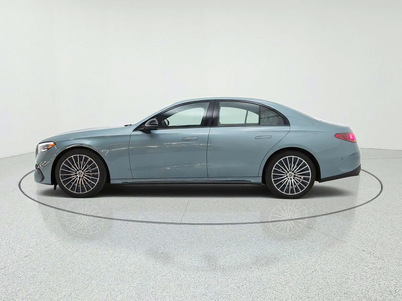 New 2027 Verde Silver Metallic Mercedes-Benz E 350 RWD Sedan image 8