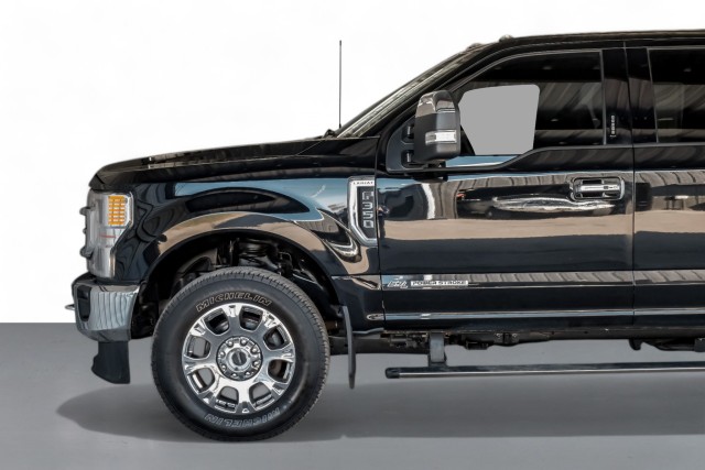 2022 Ford F-350 SRW Lariat 12