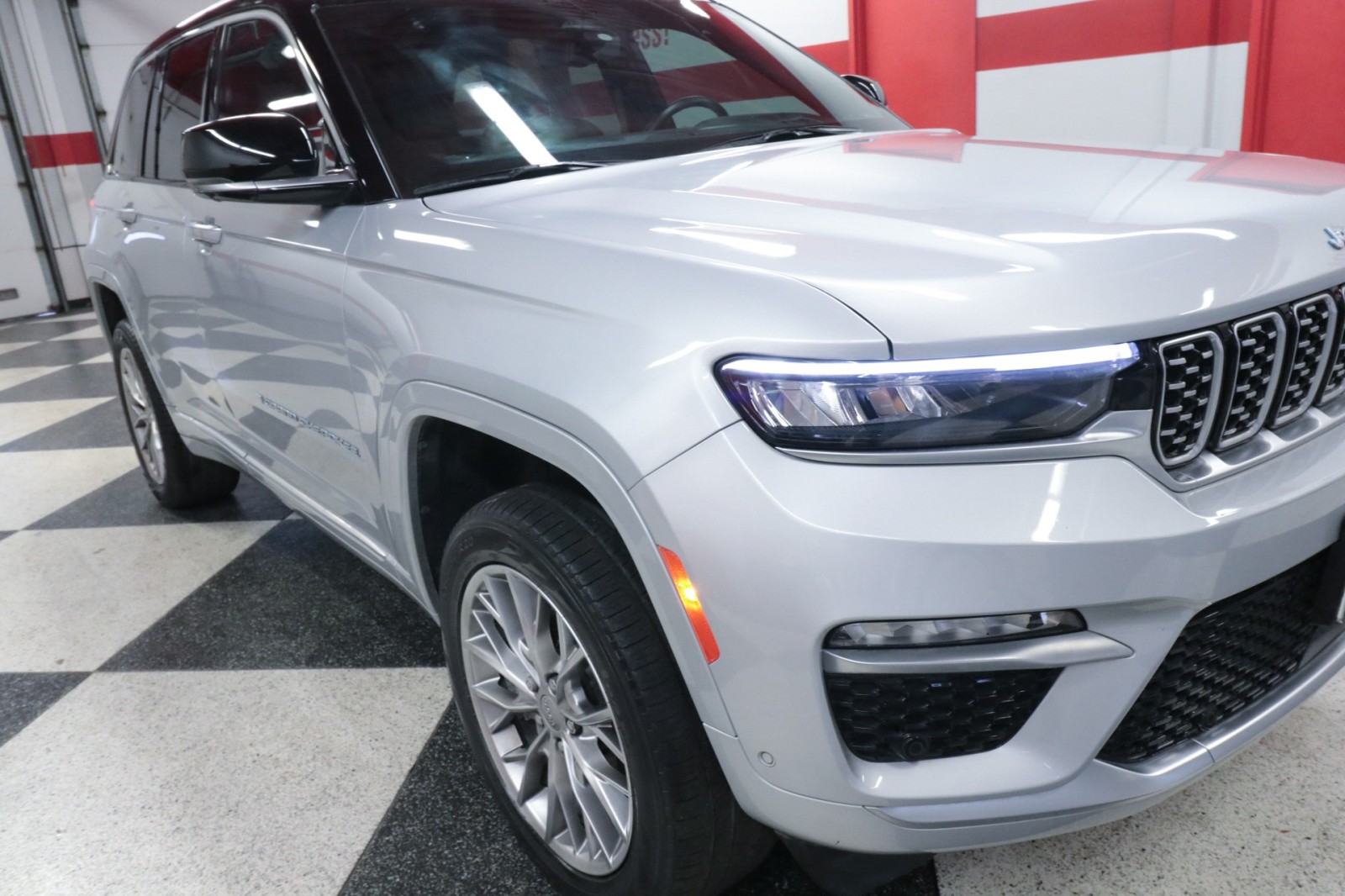 Used Car 2022 Jeep Grand Cherokee 4xe  Summit For Sale Under $40,000 In Austin, Texas