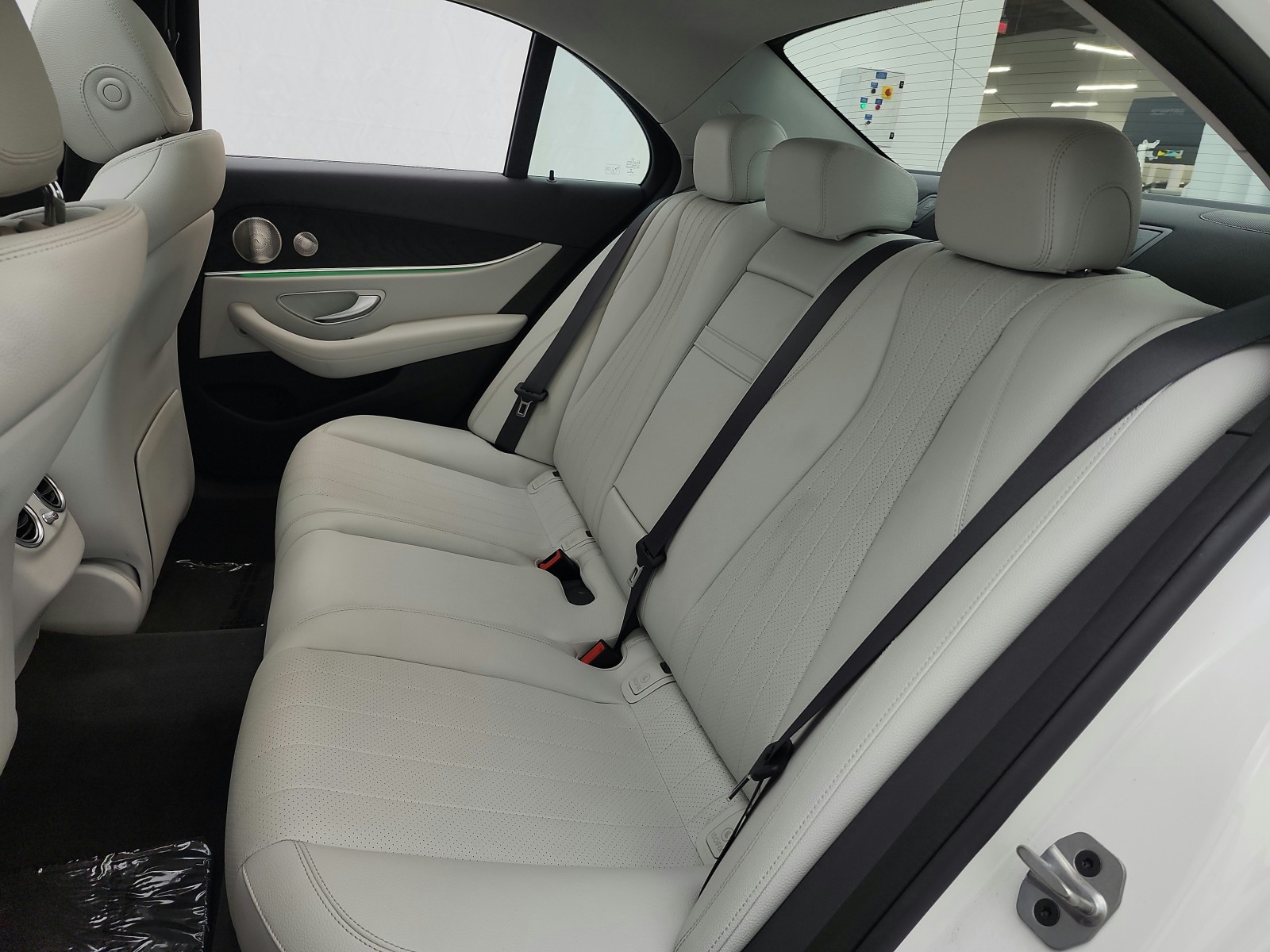 Certified Used 2022 Polar White Mercedes-Benz E 350 RWD Sedan image 30