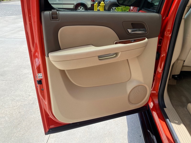 2009 Chevrolet Avalanche LT PU LOW MILES 58,696 in ,