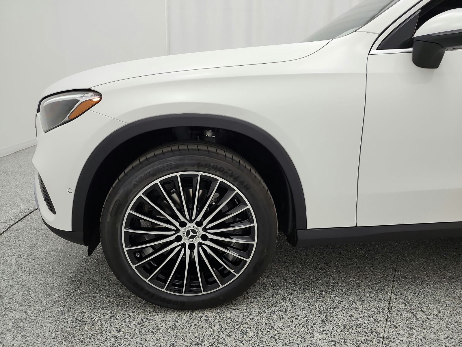 New 2027 Polar White Mercedes-Benz GLC 300 4MATIC® SUV image 13