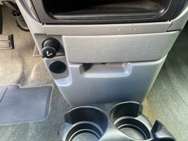 2006 Dodge Caravan SXT LOW MILES 28,367 1 OWNER HANDICAP LIFT in , 