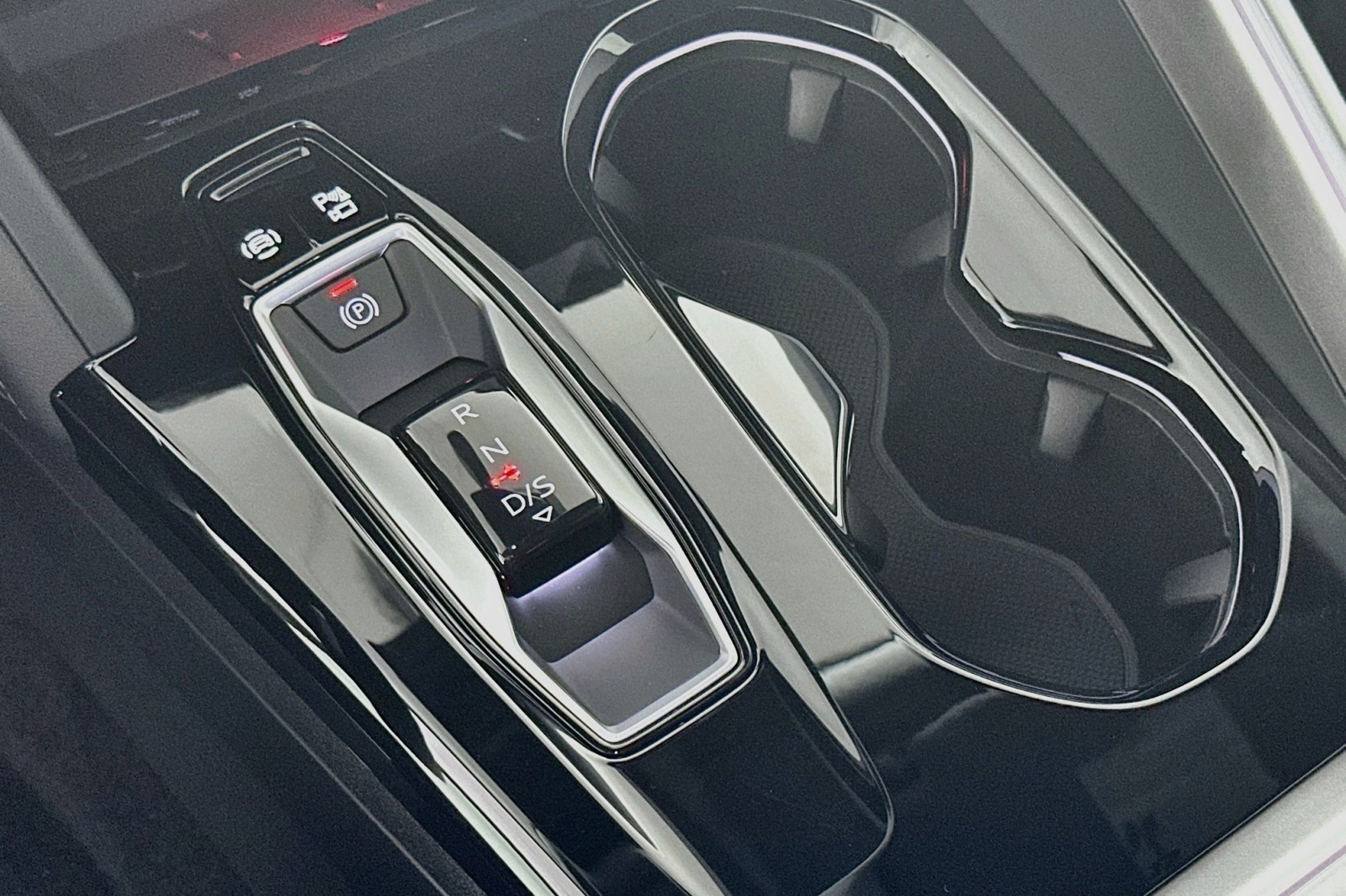 New 2026 Grenadine Red Metallic Audi Premium image 7