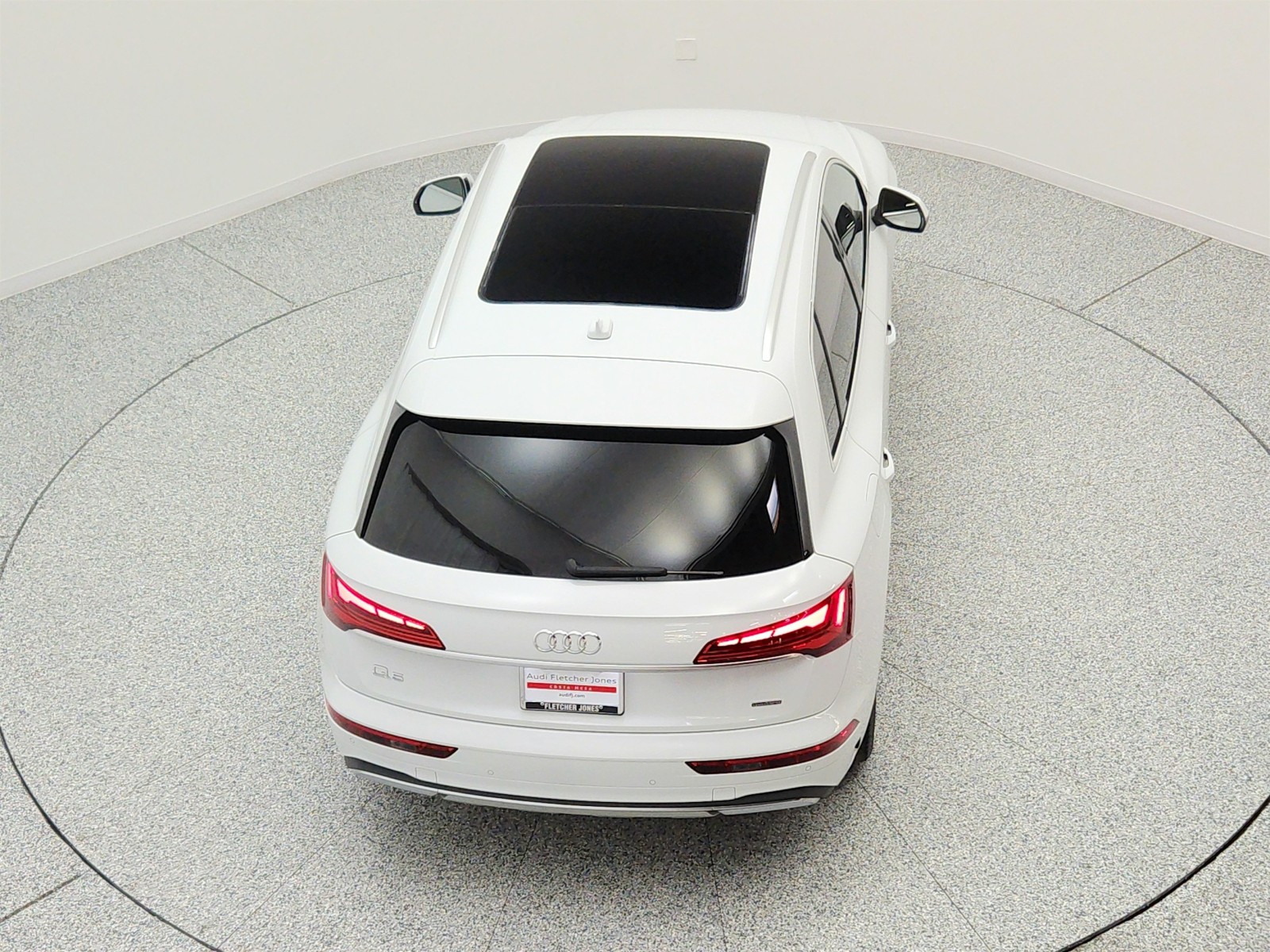 Used 2021 Glacier White Metallic Audi Premium Plus 45 TFSI quattro image 25