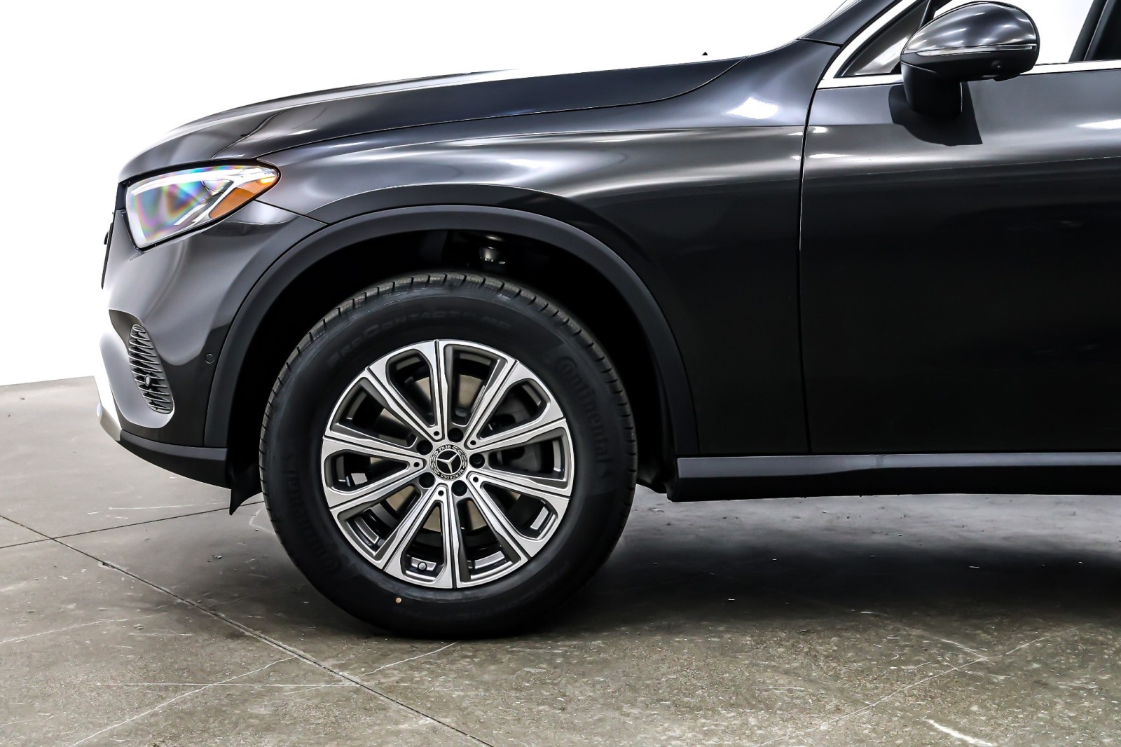 New 2026 Graphite Grey Metallic Mercedes-Benz GLC 300 image 10