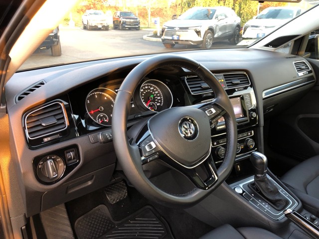 2015 Volkswagen Golf SportWagen TDI SEL 16