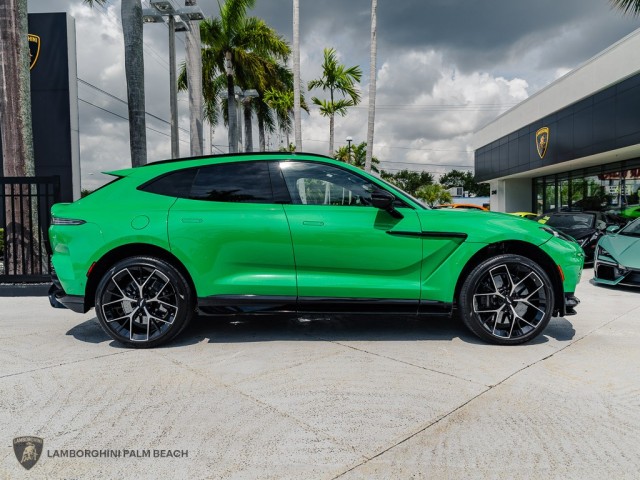 Aston Martin DBX