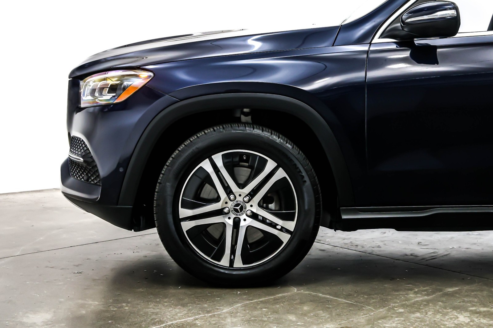 Used 2022 Lunar Blue Metallic Mercedes-Benz GLS 450 4MATIC® SUV image 9