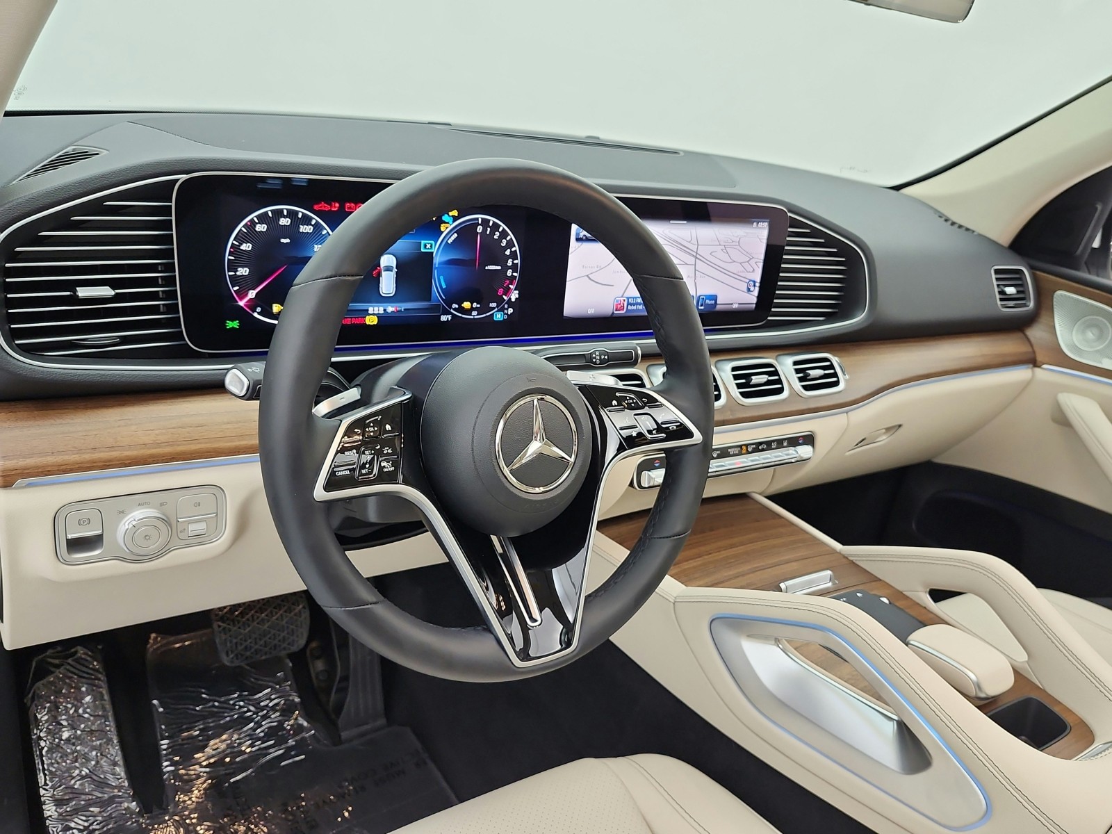 Used 2025 Polar White Mercedes-Benz GLE 450e 4MATIC® SUV image 9