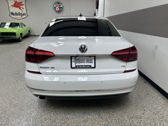 2017 Volkswagen Passat 1.8T SEL Premium in , 