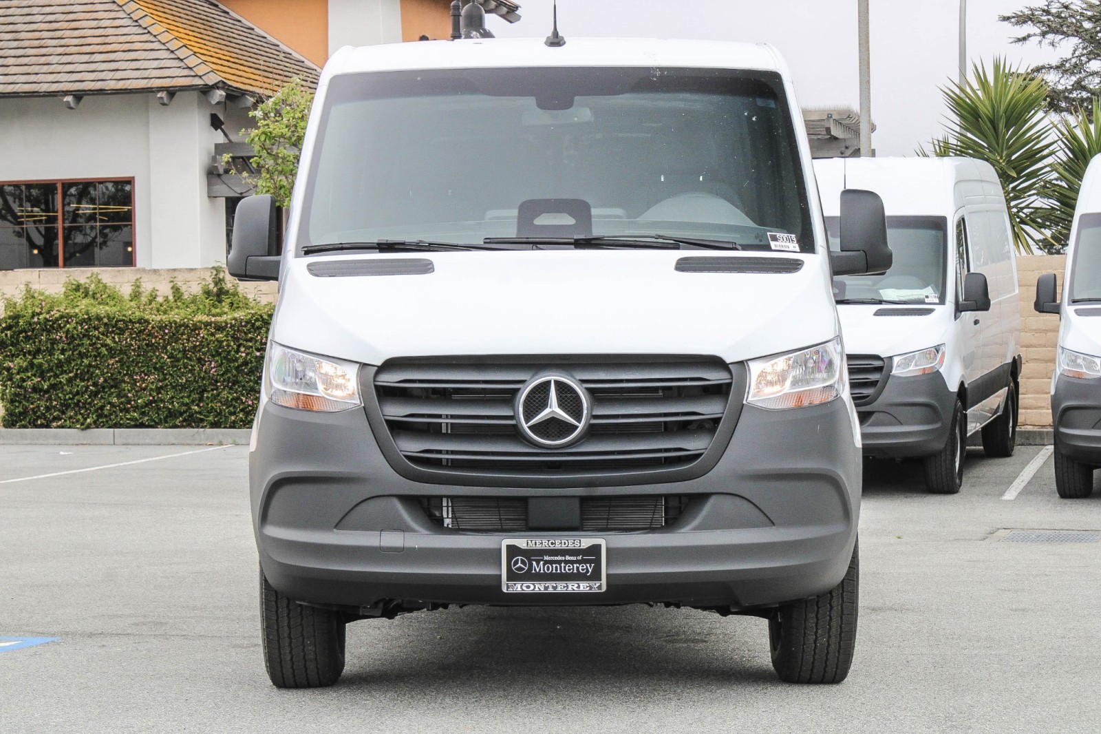 Sprinter Cargo Van 2500 w/144-Inch Wheelbase