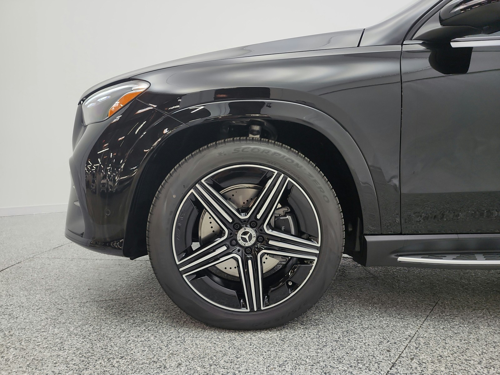 New 2026 Black Mercedes-Benz GLE 450 image 16