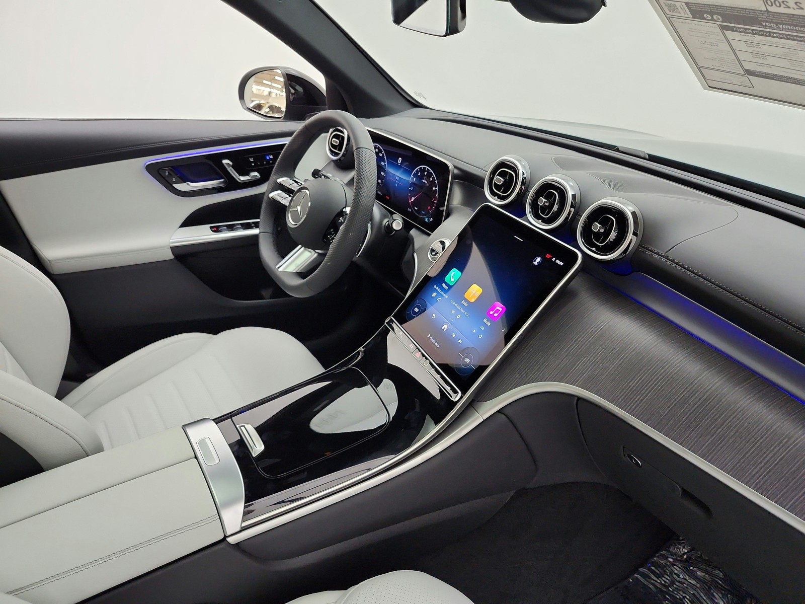 New 2027 Verde Silver Metallic Mercedes-Benz GLC 300 SUV image 13