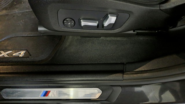 2022 BMW X4 M40i 32