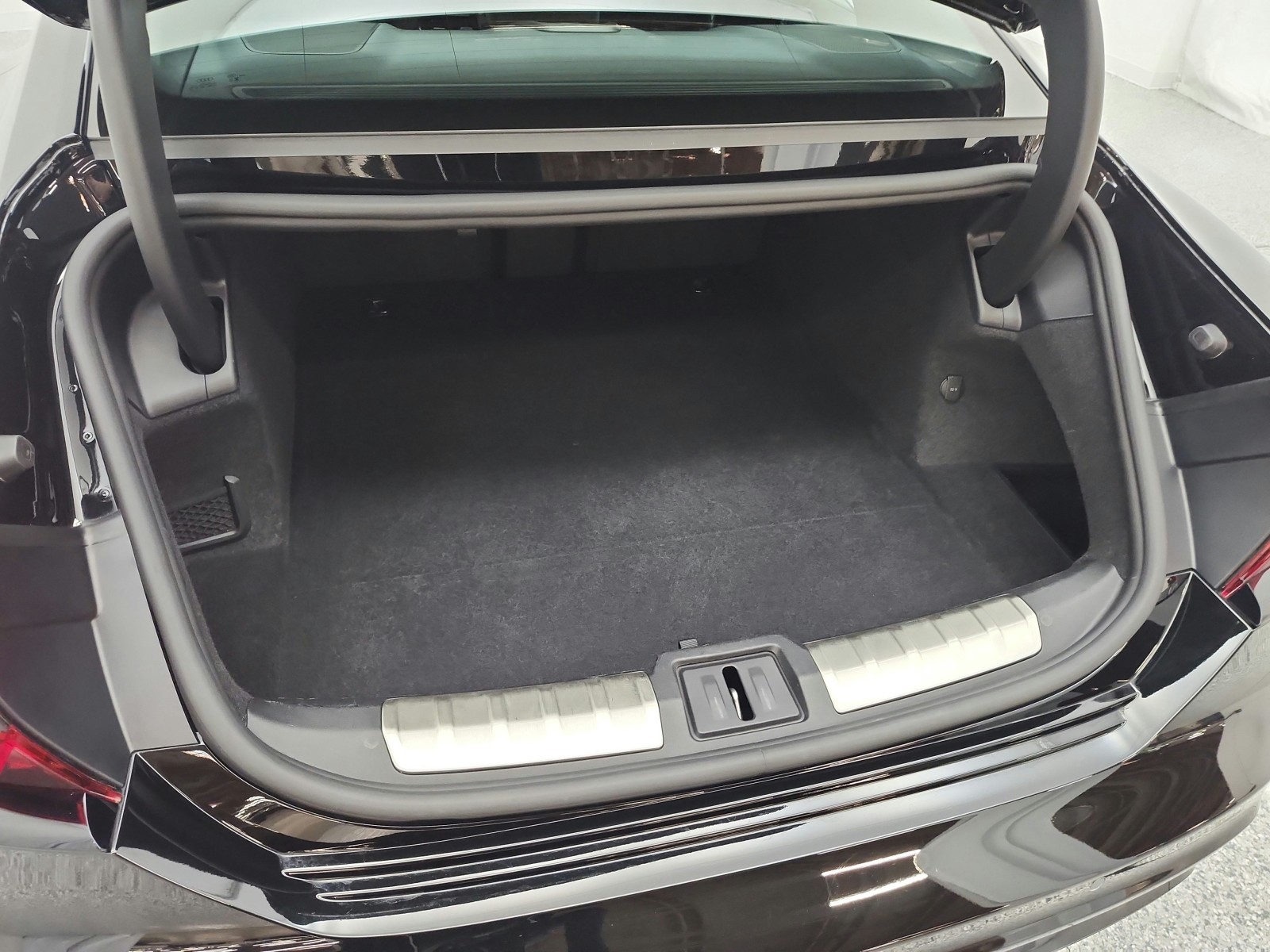 Used 2023 Mythos Black Metallic Audi Premium Plus quattro image 20