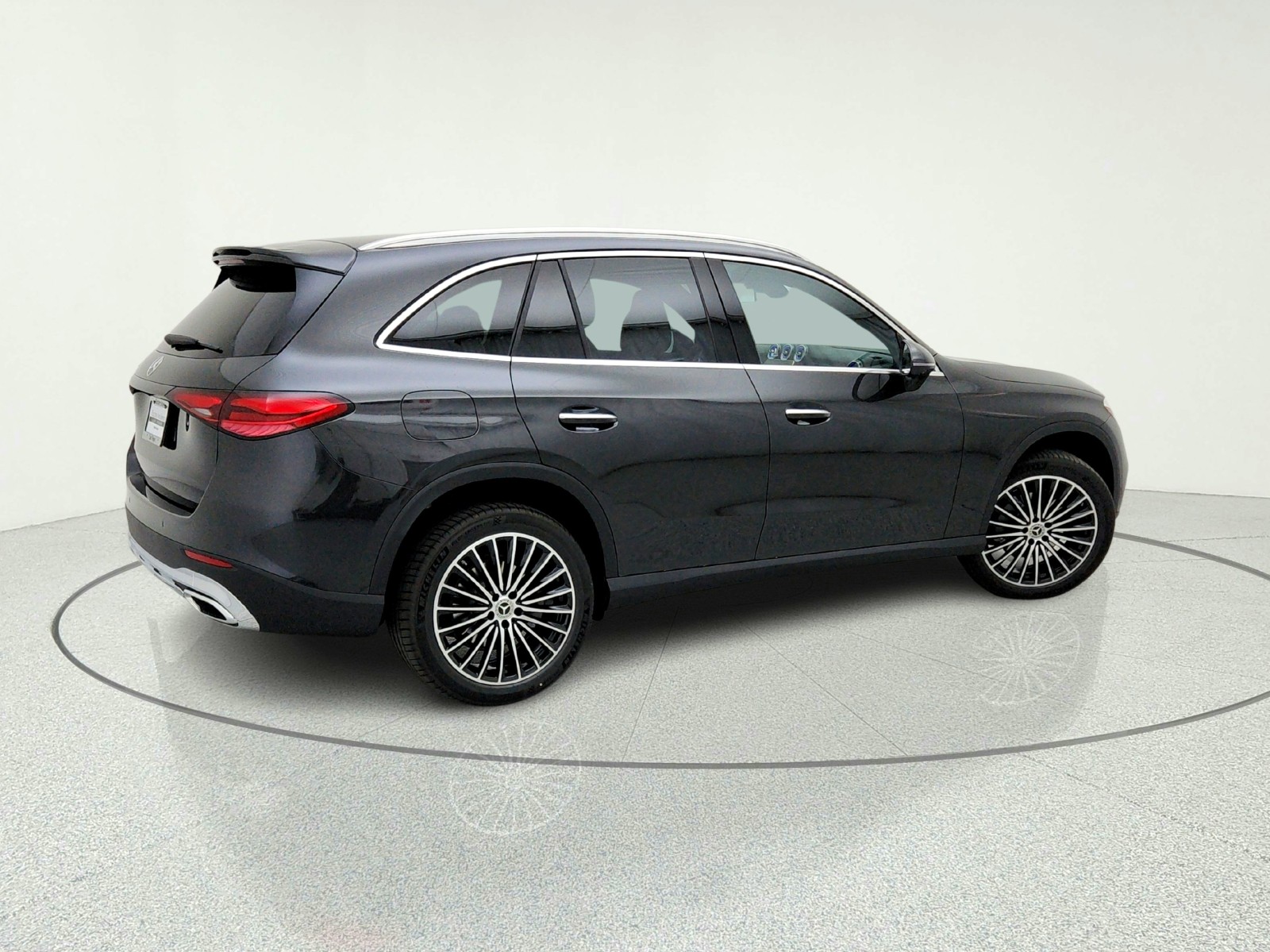 New 2026 Graphite Grey Metallic Mercedes-Benz GLC 300 SUV image 8