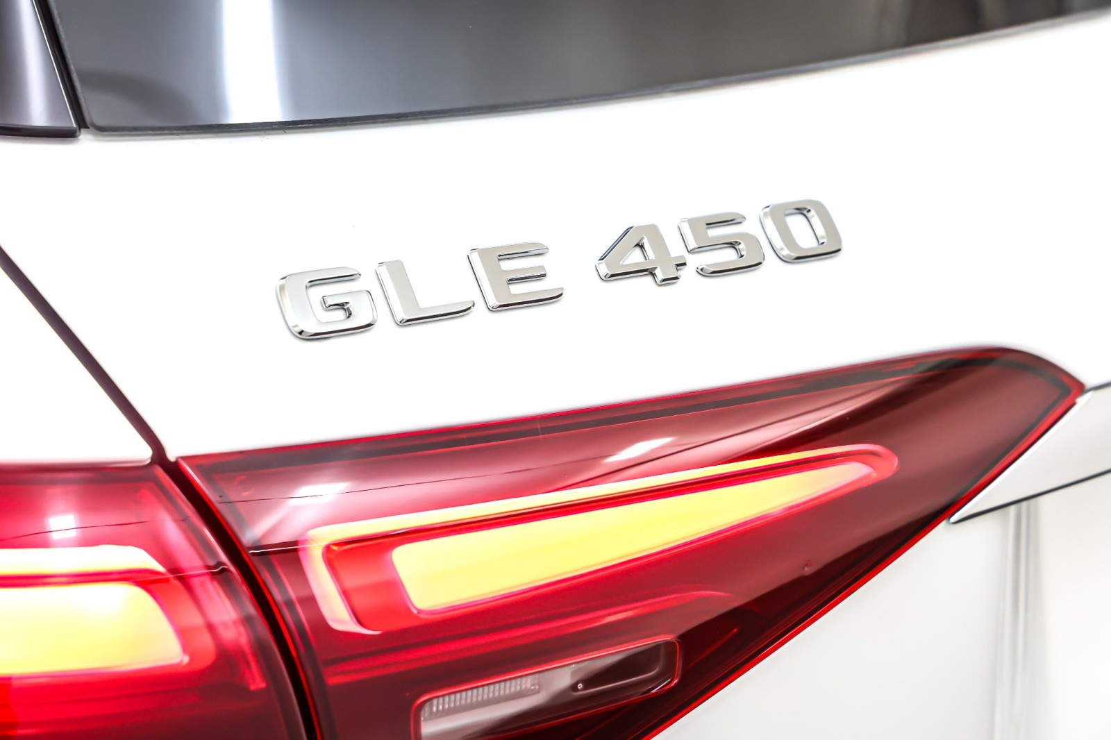 New 2026 Polar White Mercedes-Benz GLE 450 image 9