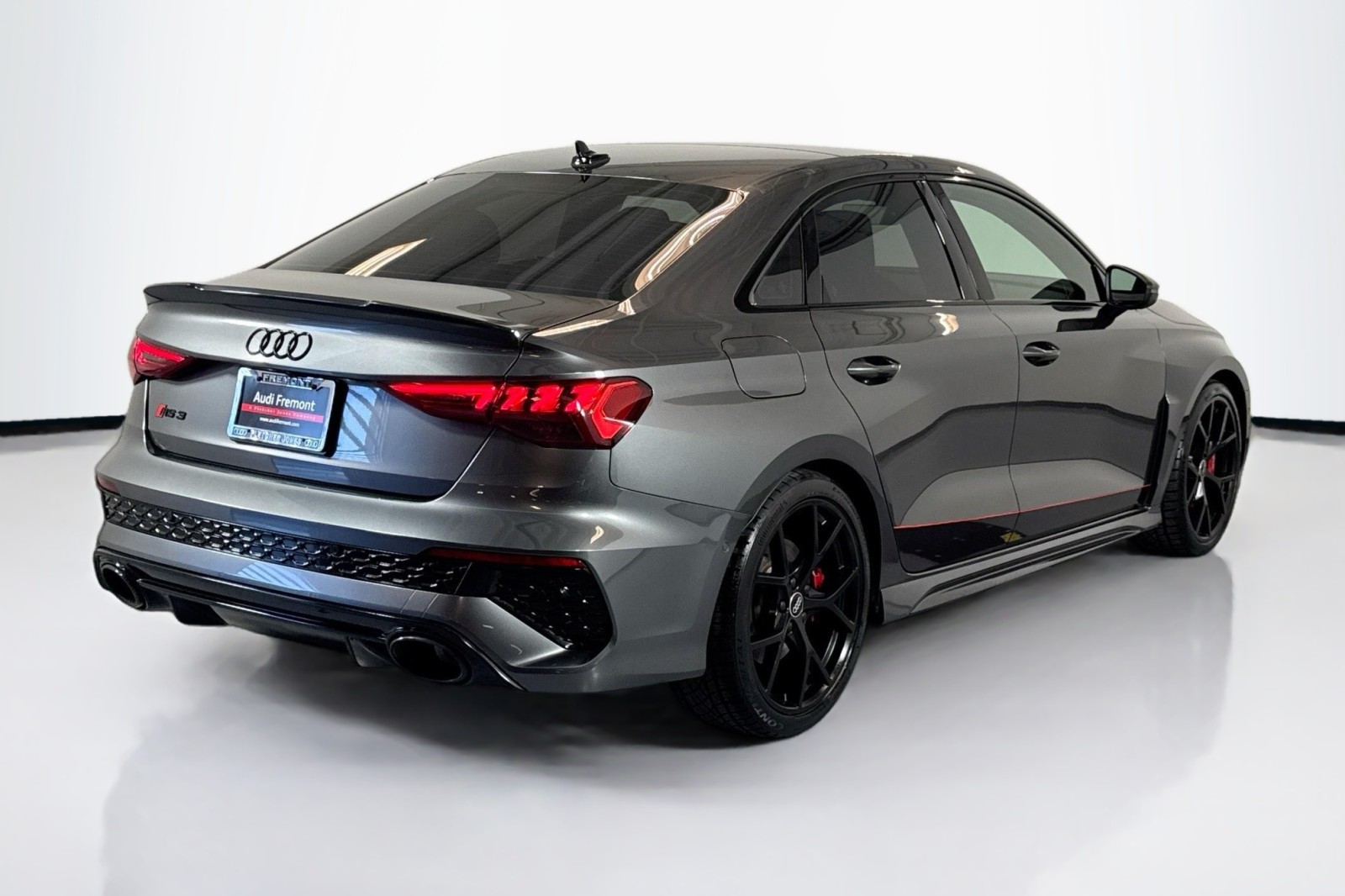 Used 2024 Daytona Gray Pearl Effect Audi  image 5
