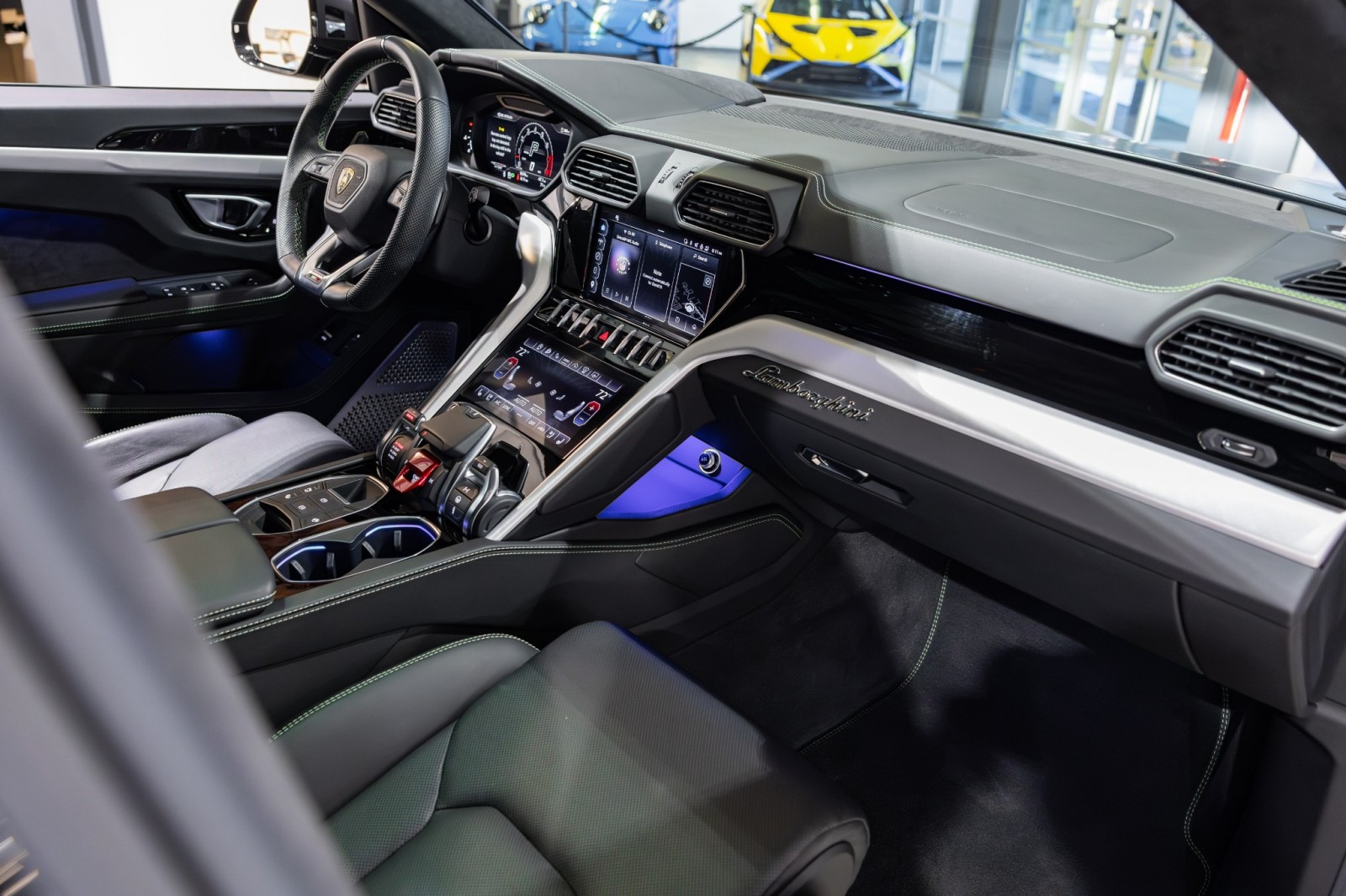 Used Car 2023 Lamborghini Urus  S For Sale Under $250,000 In Boerne, Texas