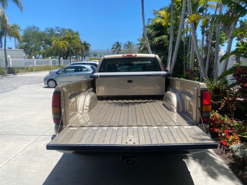2005 GMC Sierra 1500 LOW MILES 83837 AC NO ACCIDENTS in ,