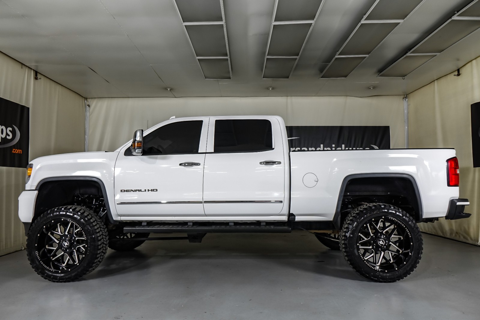 2016 GMC Sierra 2500HD Denali 11