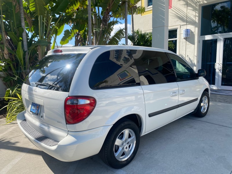 2006 Dodge Caravan SXT LOW MILES 28,367 1 OWNER HANDICAP LIFT in , 