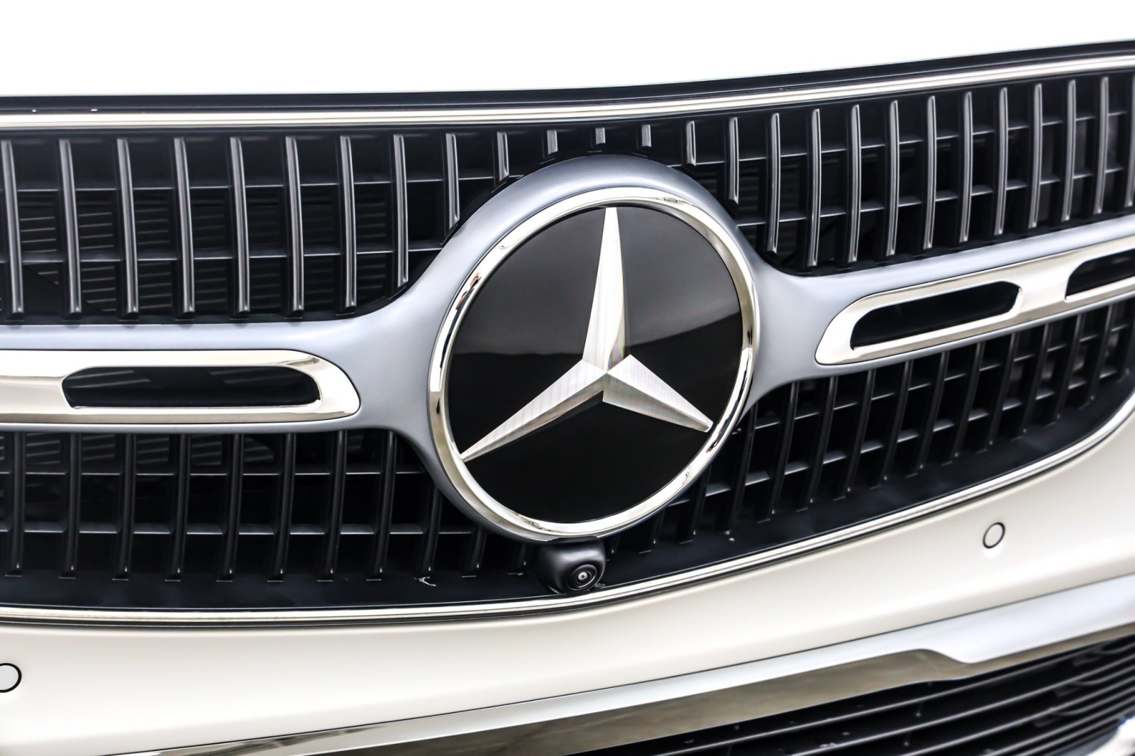 New 2026 Polar White Mercedes-Benz GLC 300 image 13