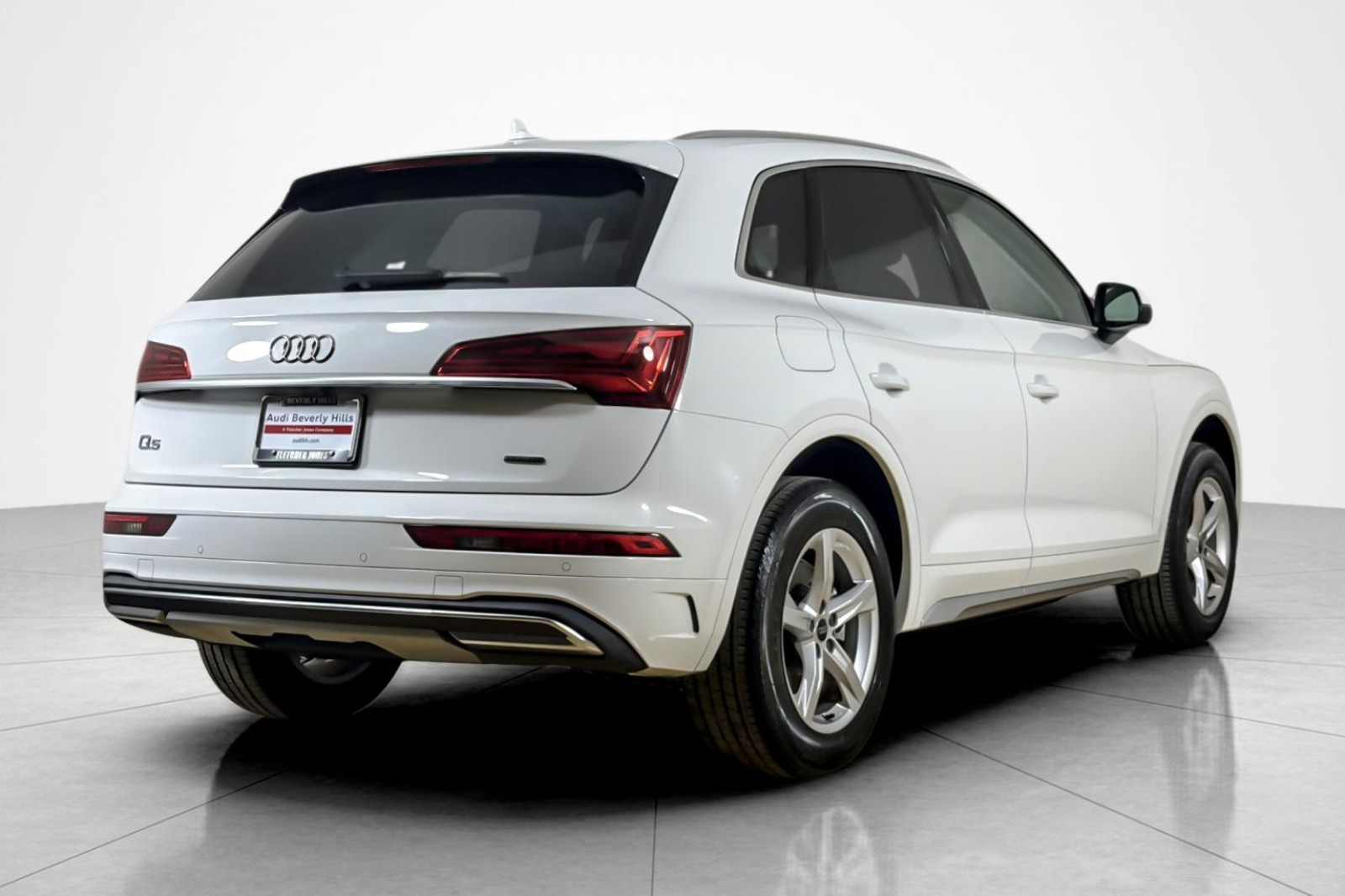 Used 2023 Ibis White Audi Premium 40 TFSI quattro image 5