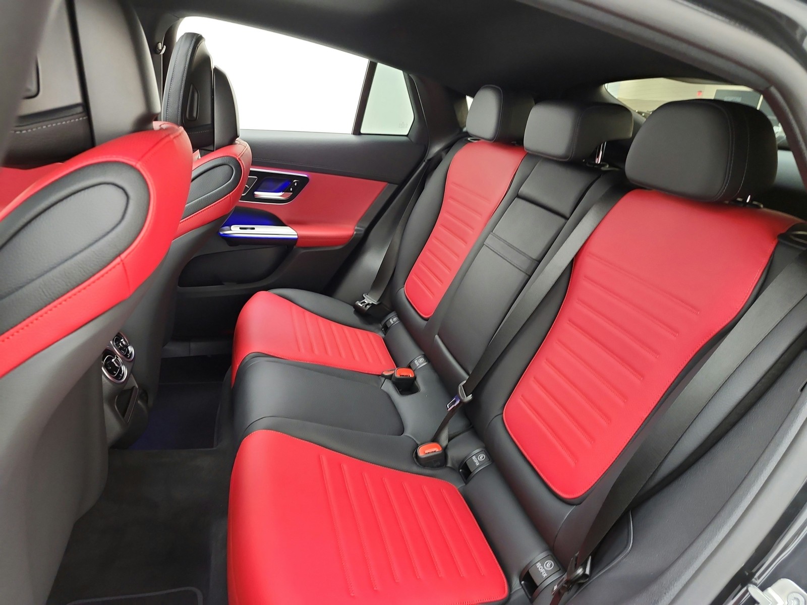 New 2027 Graphite Grey Metallic Mercedes-Benz GLC 300 4MATIC® Coupe image 11