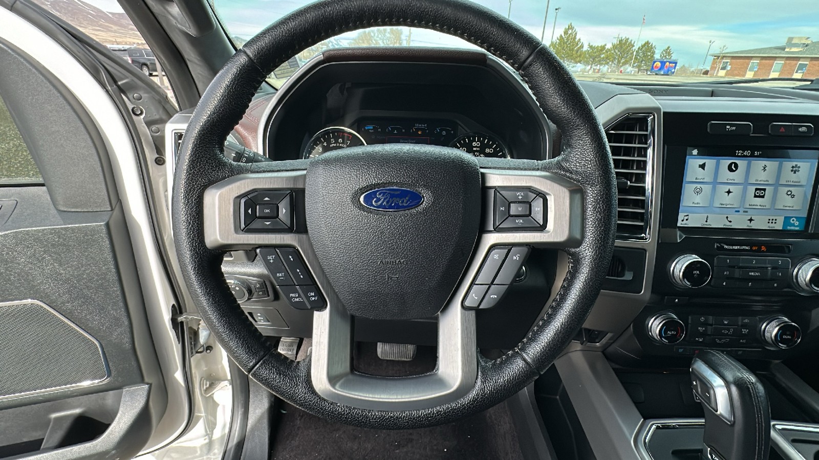 2016 Ford F-150 Platinum 24