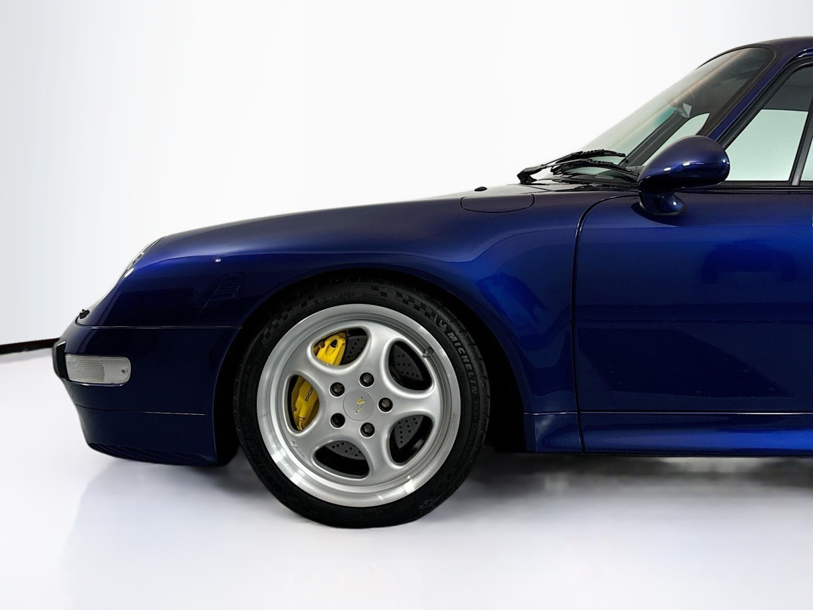 1996 Porsche 911 Carrera 4  31