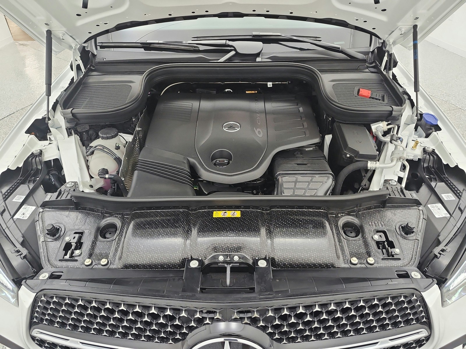 New 2026 Polar White Mercedes-Benz GLE 450 image 16