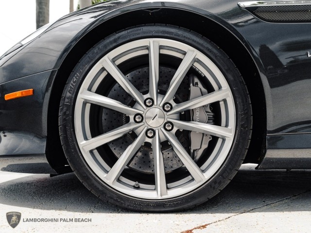Aston Martin DB9