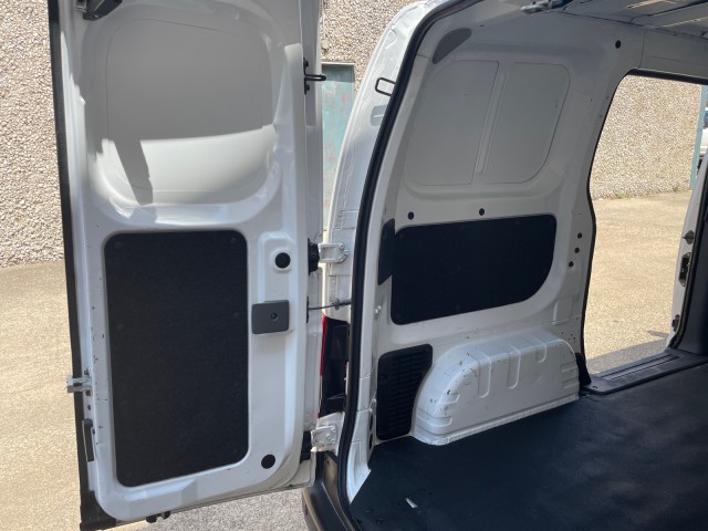 2018 Nissan NV200 Compact Cargo S 19