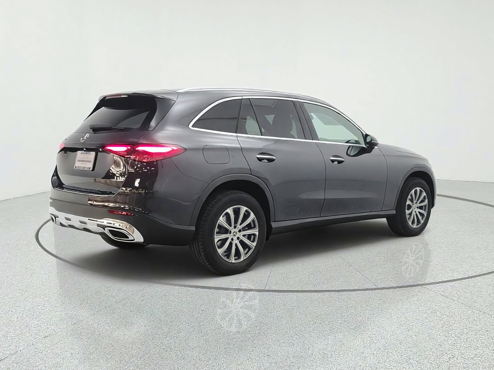 New 2027 Graphite Grey Metallic Mercedes-Benz GLC 300 SUV image 5