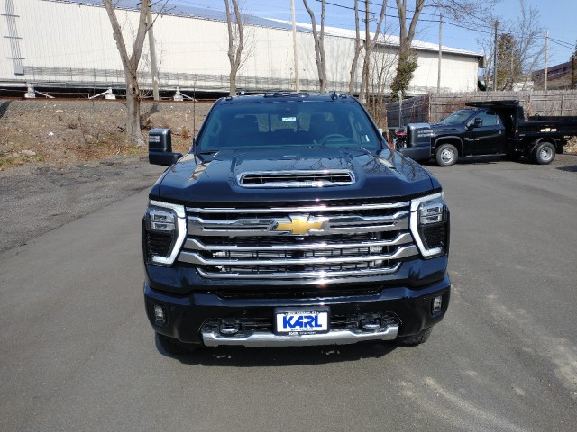 2024 Chevrolet Silverado 3500HD High Country 2