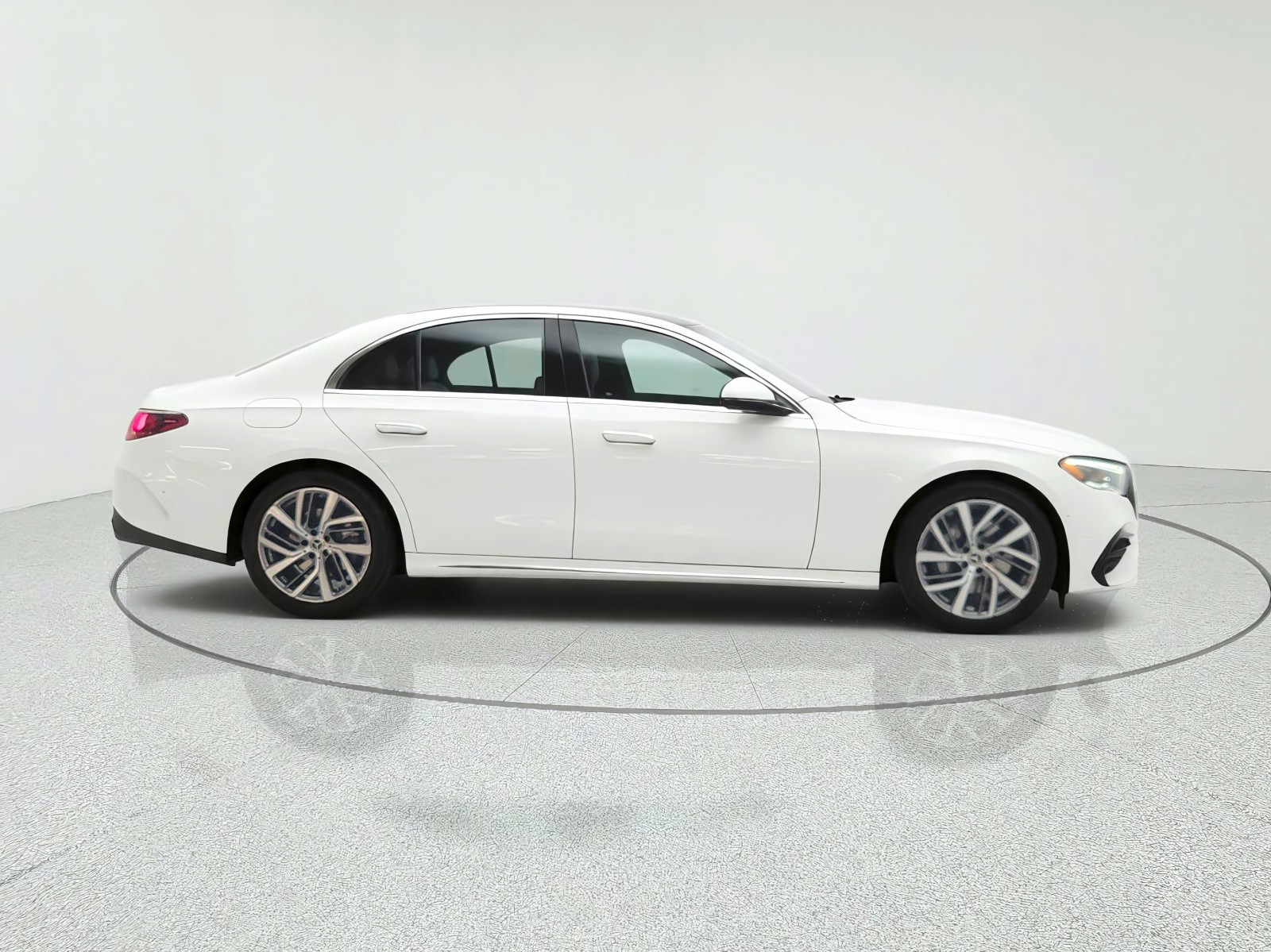 New 2027 Polar White Mercedes-Benz E 350 RWD Sedan image 4