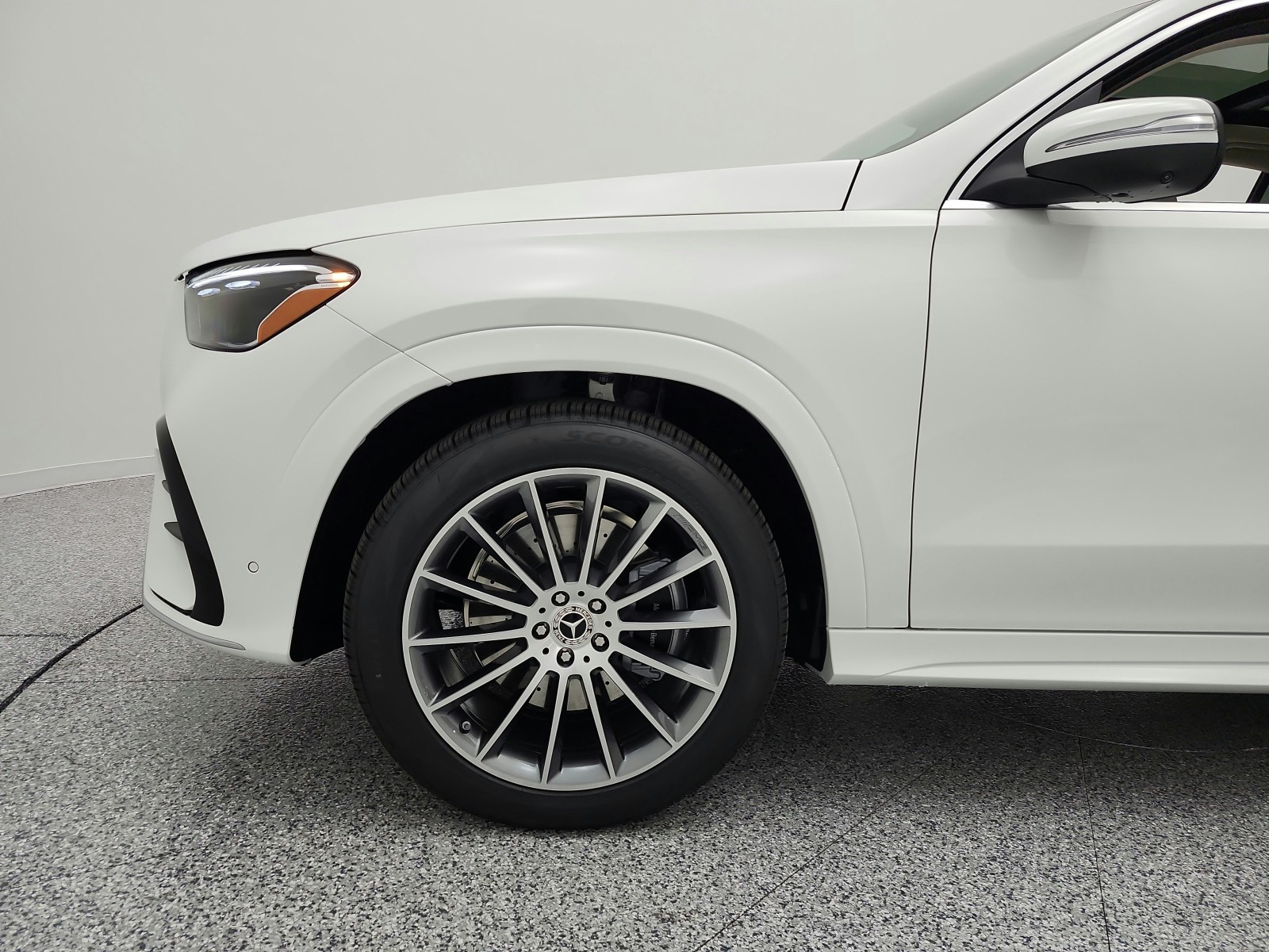 New 2026 Polar White Mercedes-Benz GLE 450 4MATIC® SUV image 13
