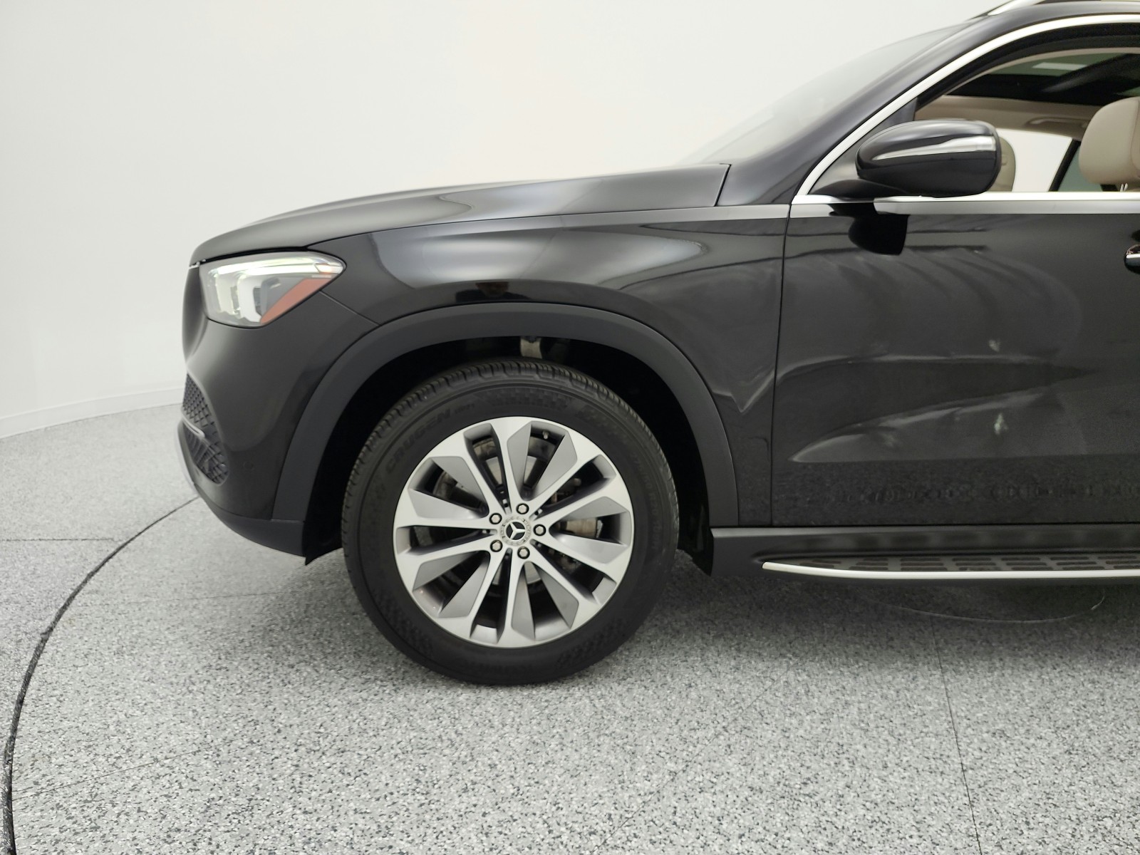 Used 2020 Black Mercedes-Benz GLE 350 4MATIC® SUV image 24