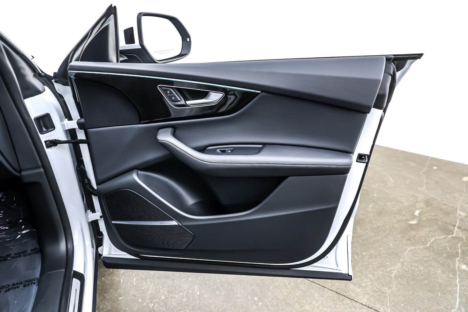 Used 2024 Glacier White Metallic Audi Premium Plus 55 TFSI quattro image 25