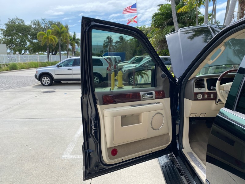 2004 Lincoln Navigator LOW MILES 67,511 SUNROOF in ,