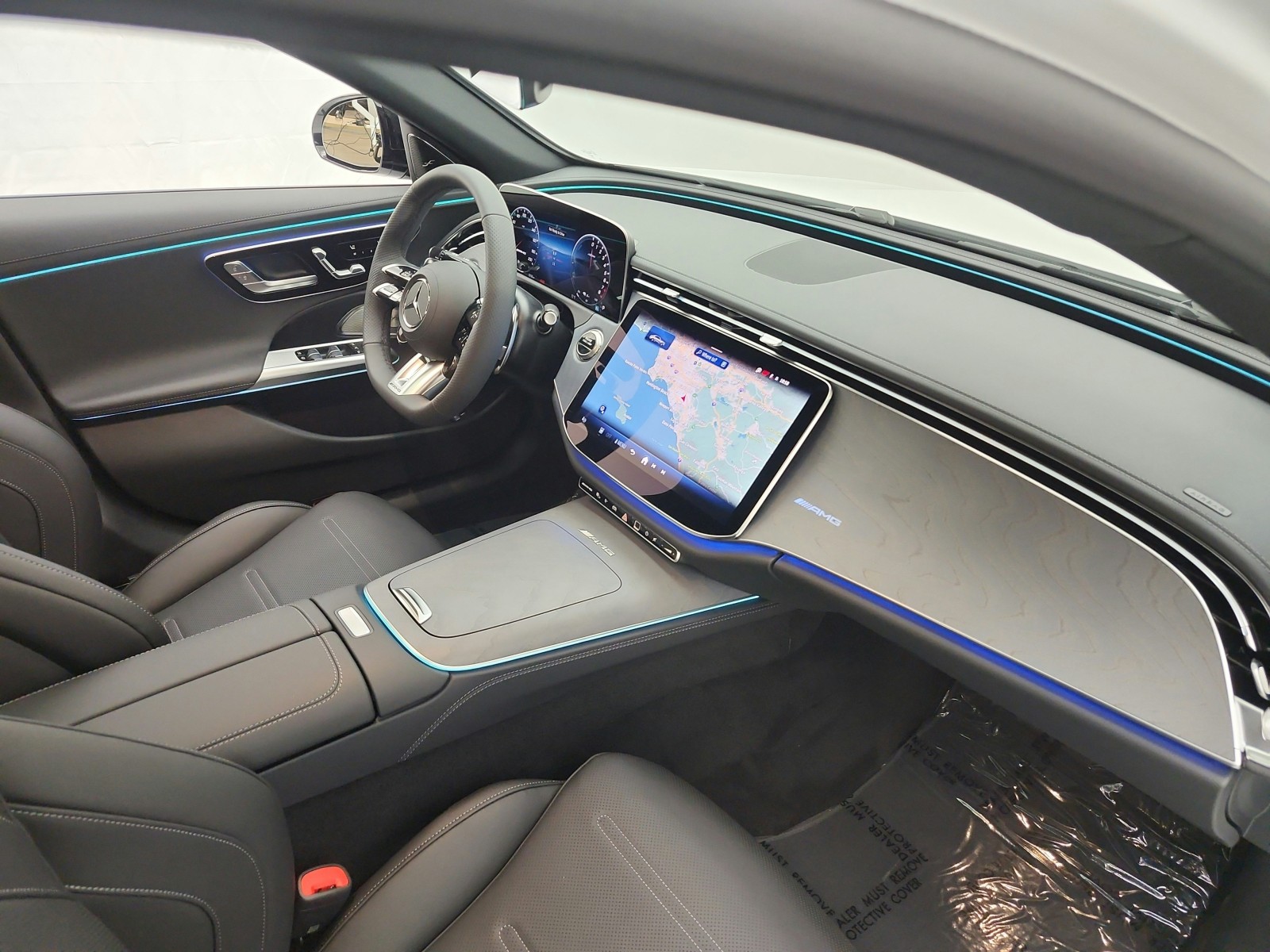 New 2026 MANUFAKTUR Moonlight White Magno Mercedes-Benz AMG® E 53 E image 13